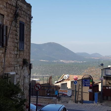 דירת נופש בוטיק - נוף לרבי שמעון Lägenhet Safed Exteriör bild