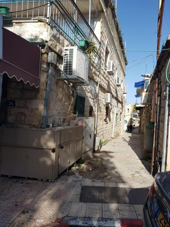דירת נופש בוטיק - נוף לרבי שמעון Lägenhet Safed Exteriör bild