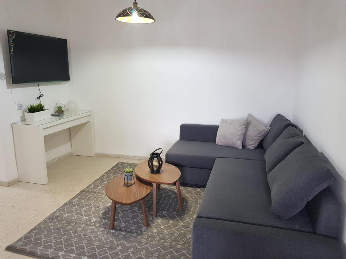 דירת נופש בוטיק - נוף לרבי שמעון Lägenhet Safed Exteriör bild