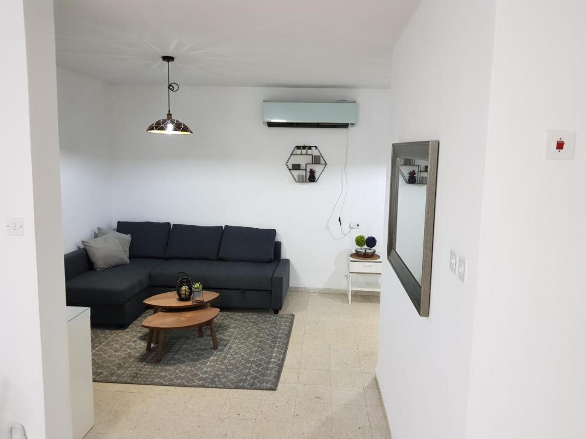 דירת נופש בוטיק - נוף לרבי שמעון Lägenhet Safed Exteriör bild