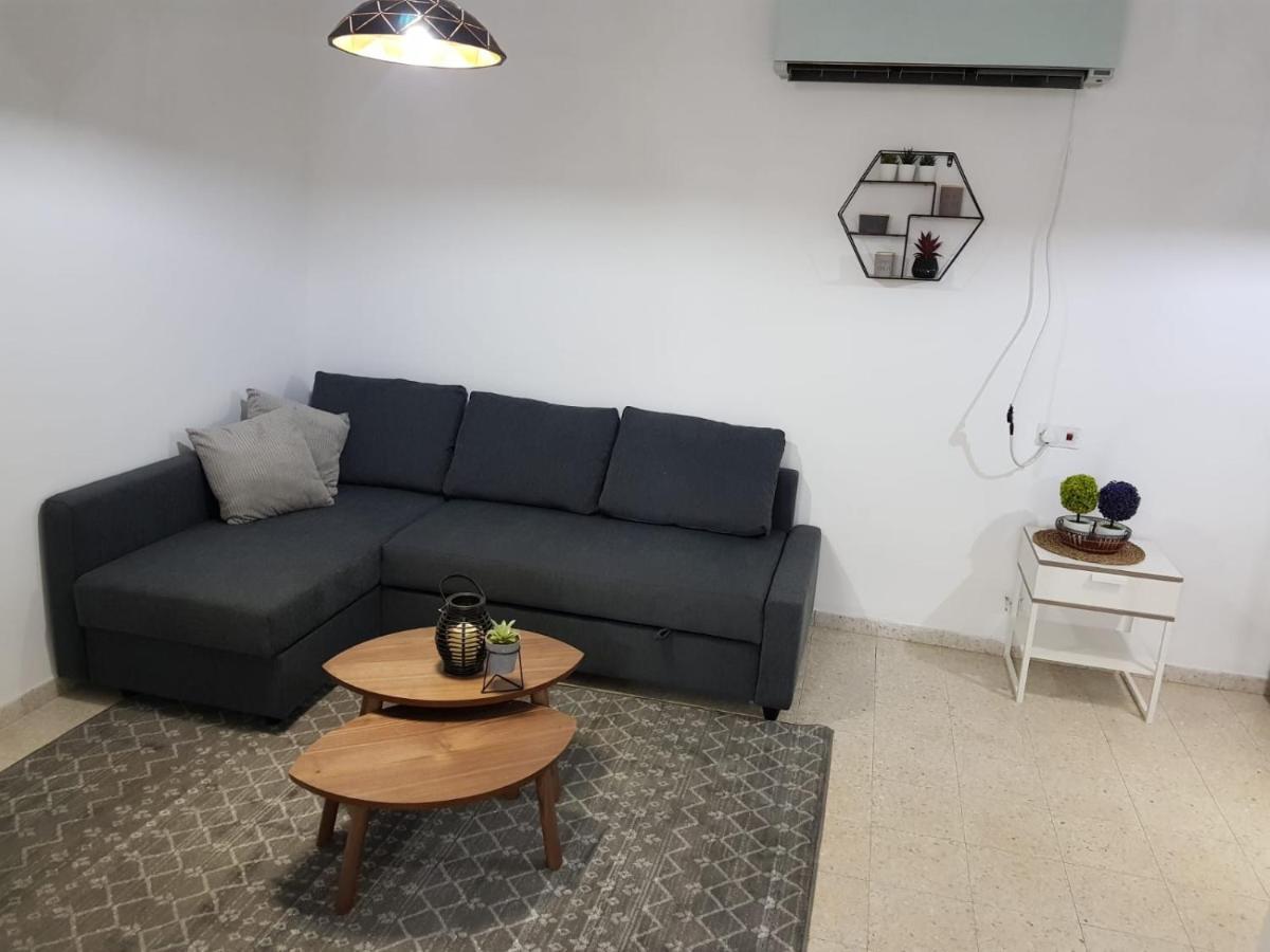 דירת נופש בוטיק - נוף לרבי שמעון Lägenhet Safed Exteriör bild